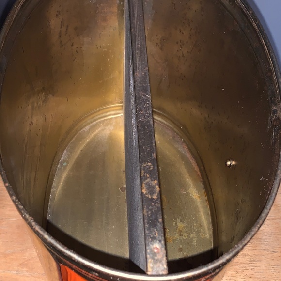 Elegant Gold Metal Magazine Rack - Picture 6 of 6